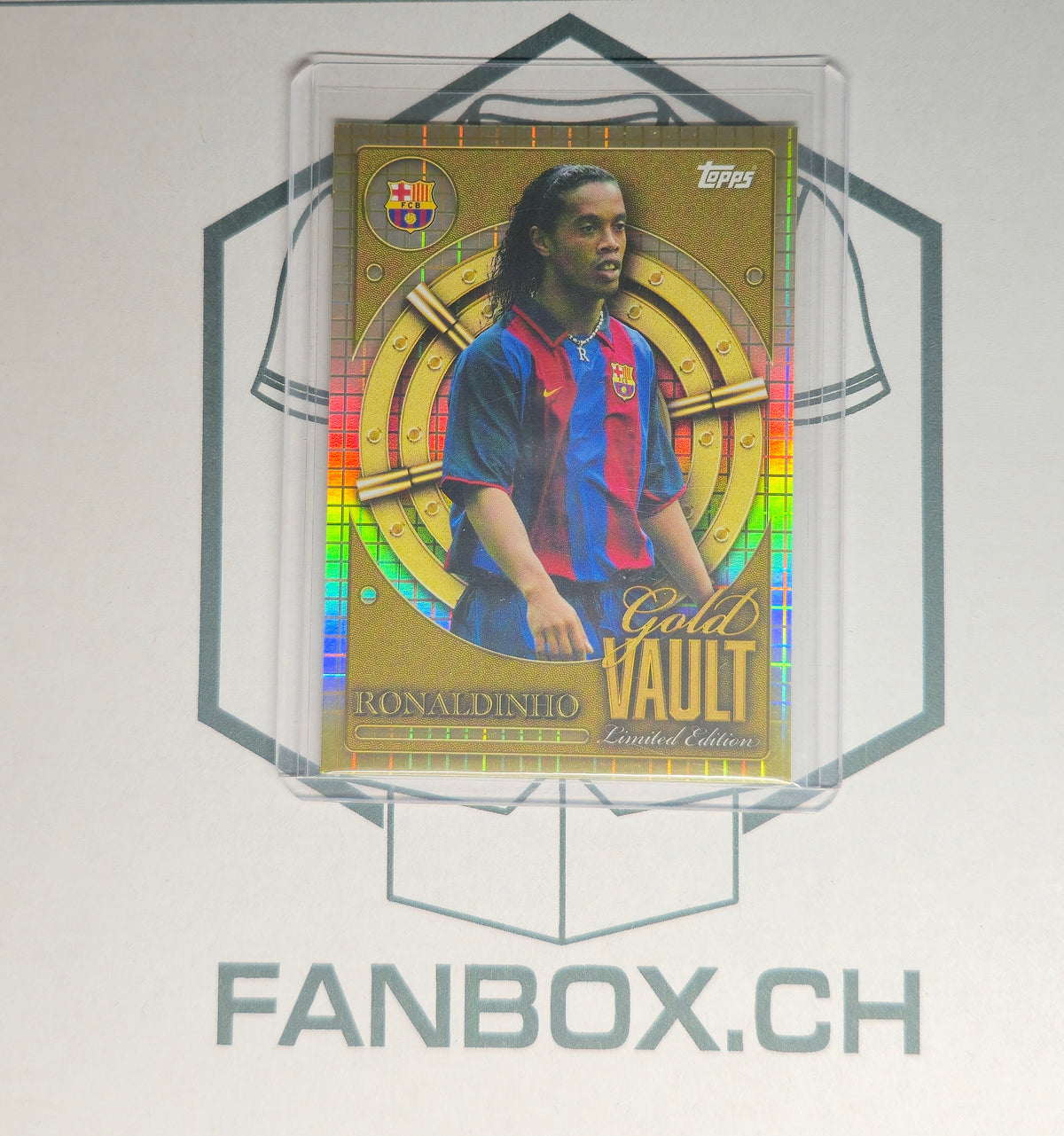 2025/26 Topps FC Barcelona Collector Tin – Ronaldinho Gold Vault Limited Edition #GV-7